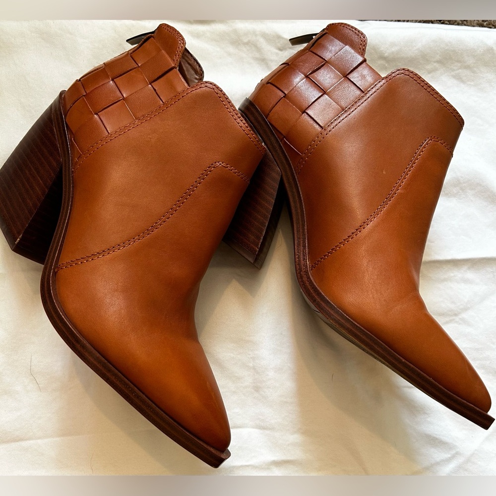 ‼️‼️SOLD SOLD ‼️‼️‼️Vince Camuto booties